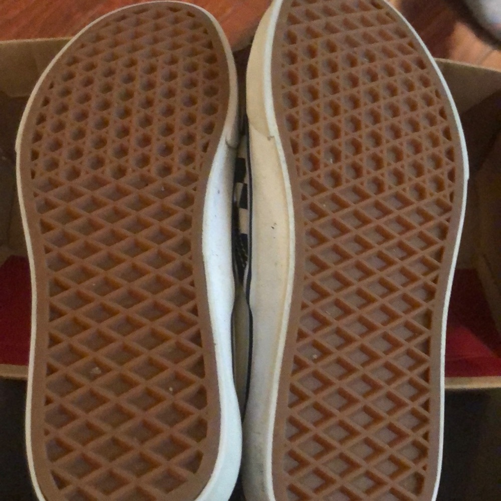 Vans - Picture 5 of 6